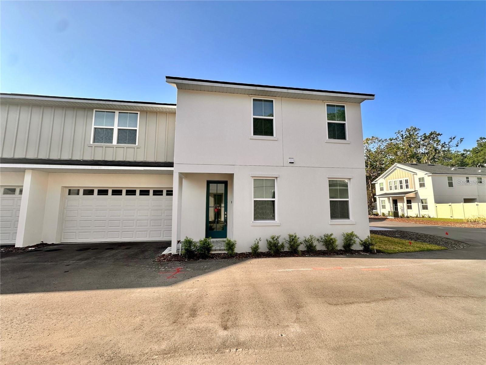 Image 3 of 27 For 2220 Bumby Avenue 120