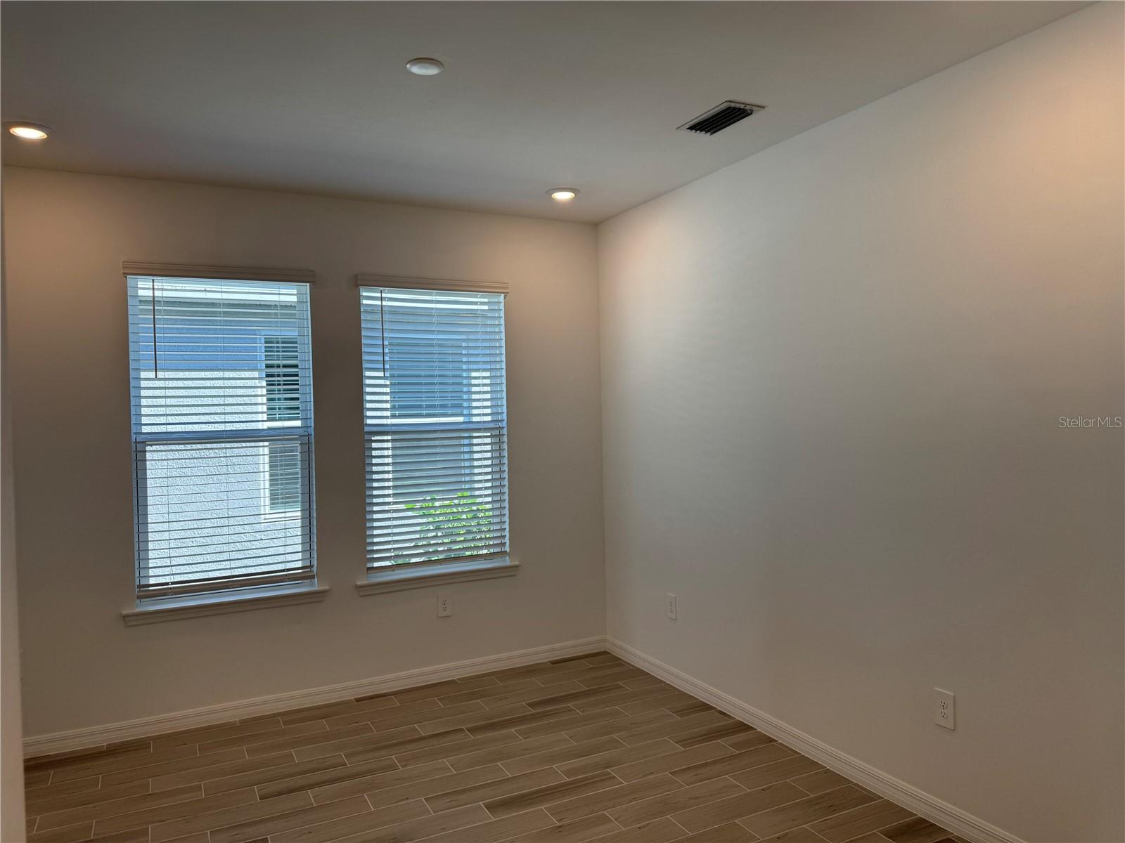 Image 11 of 37 For 16129 Old Fox Trail