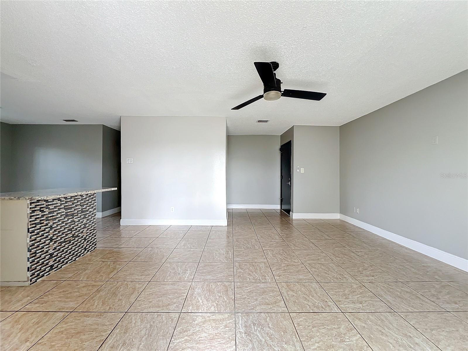 Image 17 of 51 For 163 Springwood Circle D