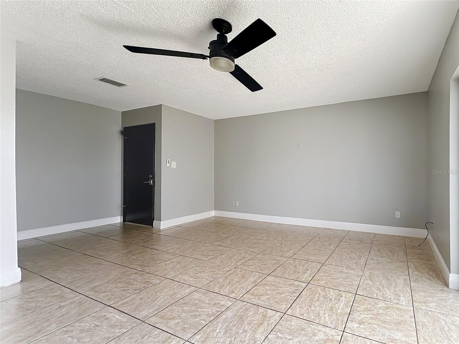 Image 18 of 51 For 163 Springwood Circle D