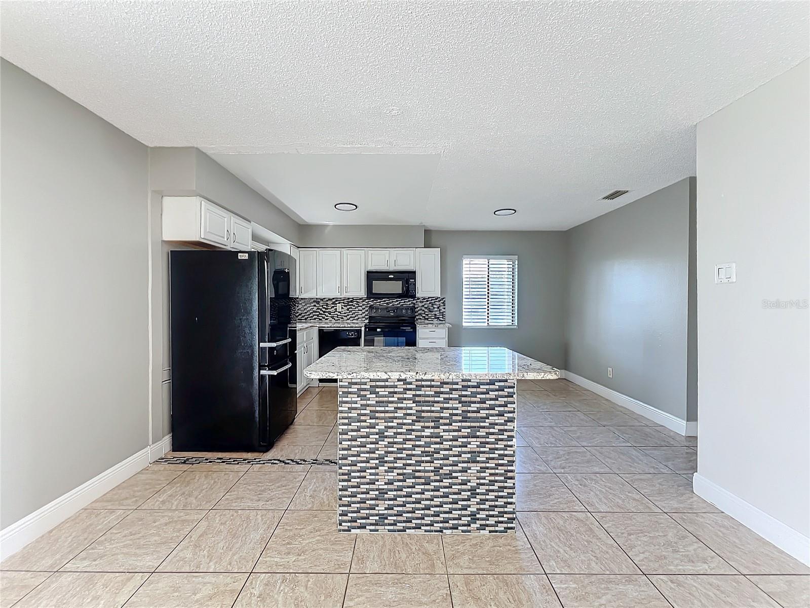 Image 21 of 51 For 163 Springwood Circle D