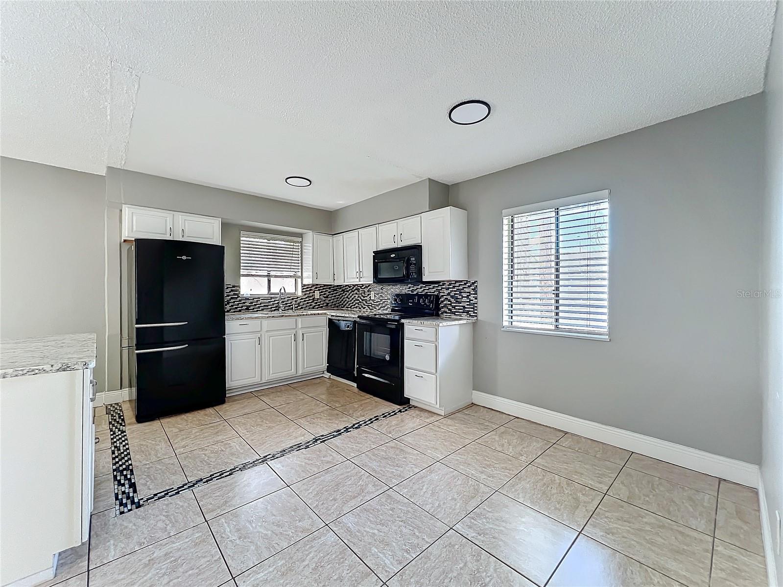 Image 22 of 51 For 163 Springwood Circle D