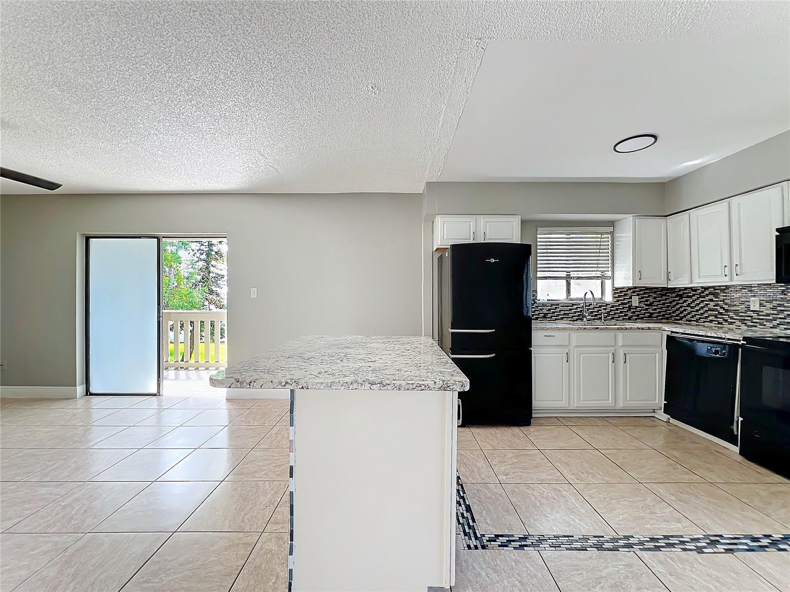 Image 23 of 51 For 163 Springwood Circle D