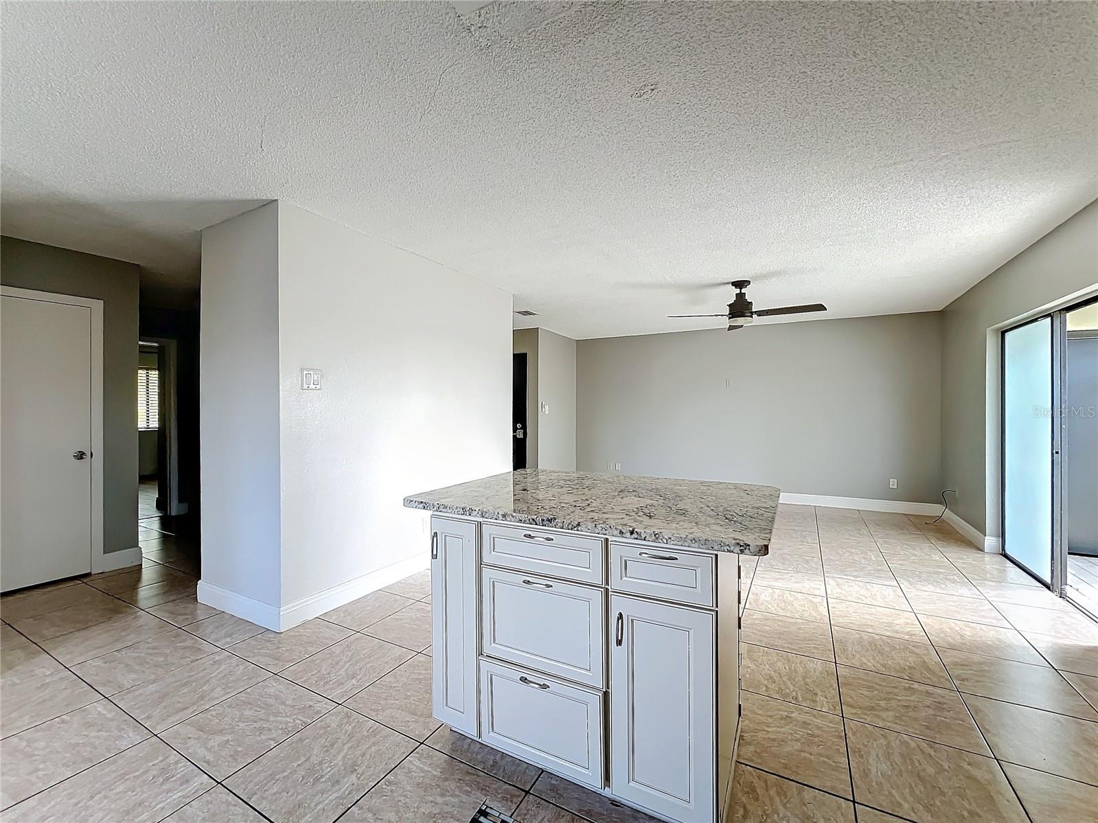 Image 24 of 51 For 163 Springwood Circle D