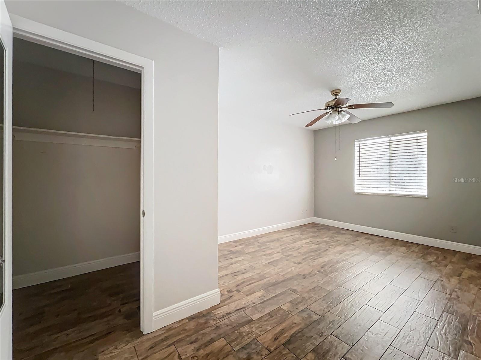 Image 29 of 51 For 163 Springwood Circle D