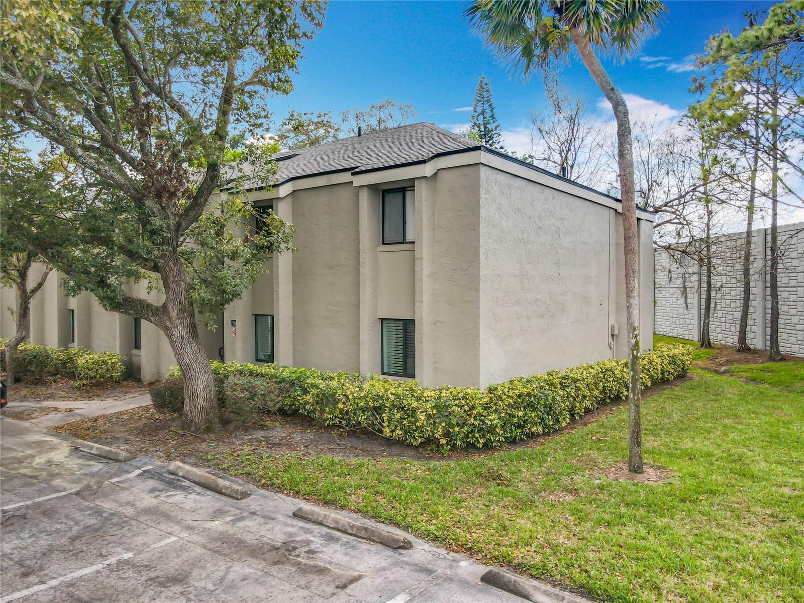 Image 3 of 51 For 163 Springwood Circle D