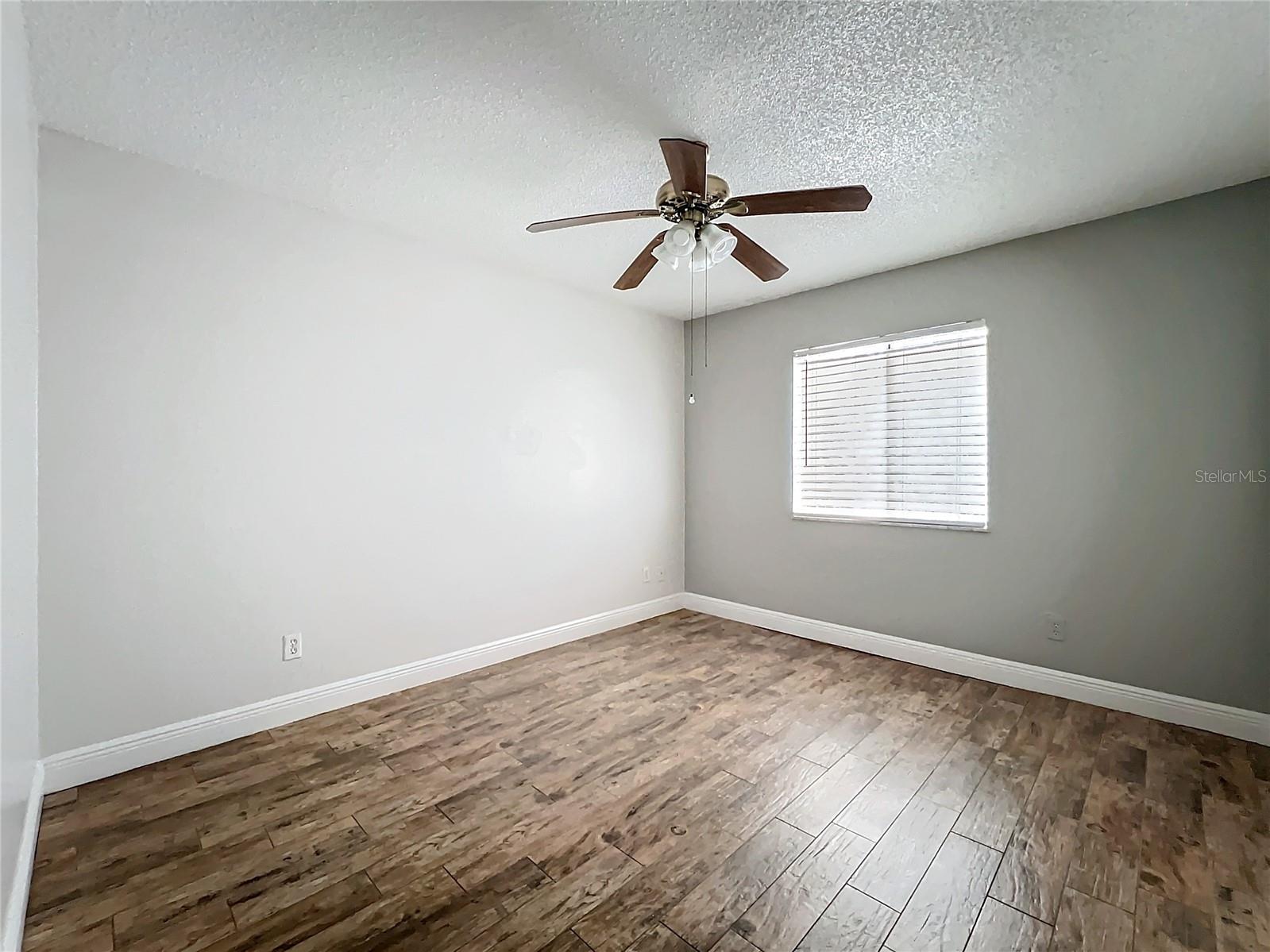 Image 31 of 51 For 163 Springwood Circle D