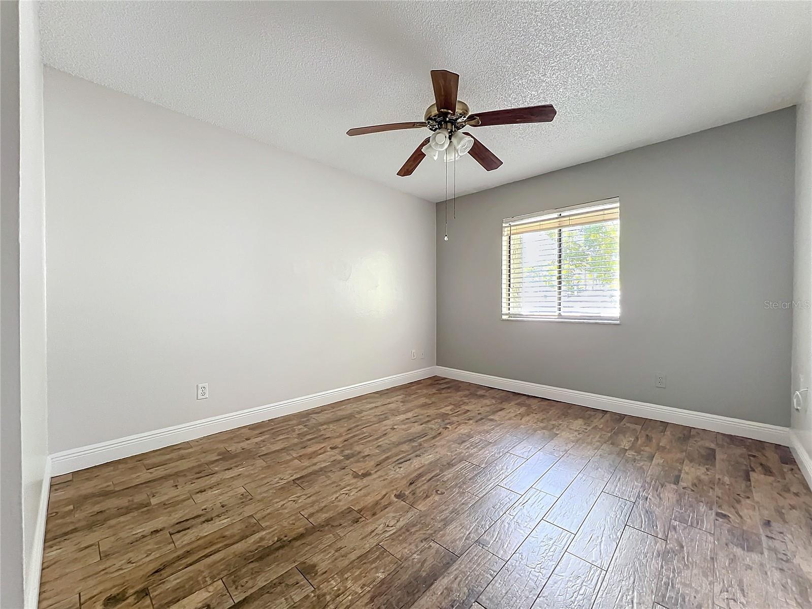 Image 32 of 51 For 163 Springwood Circle D