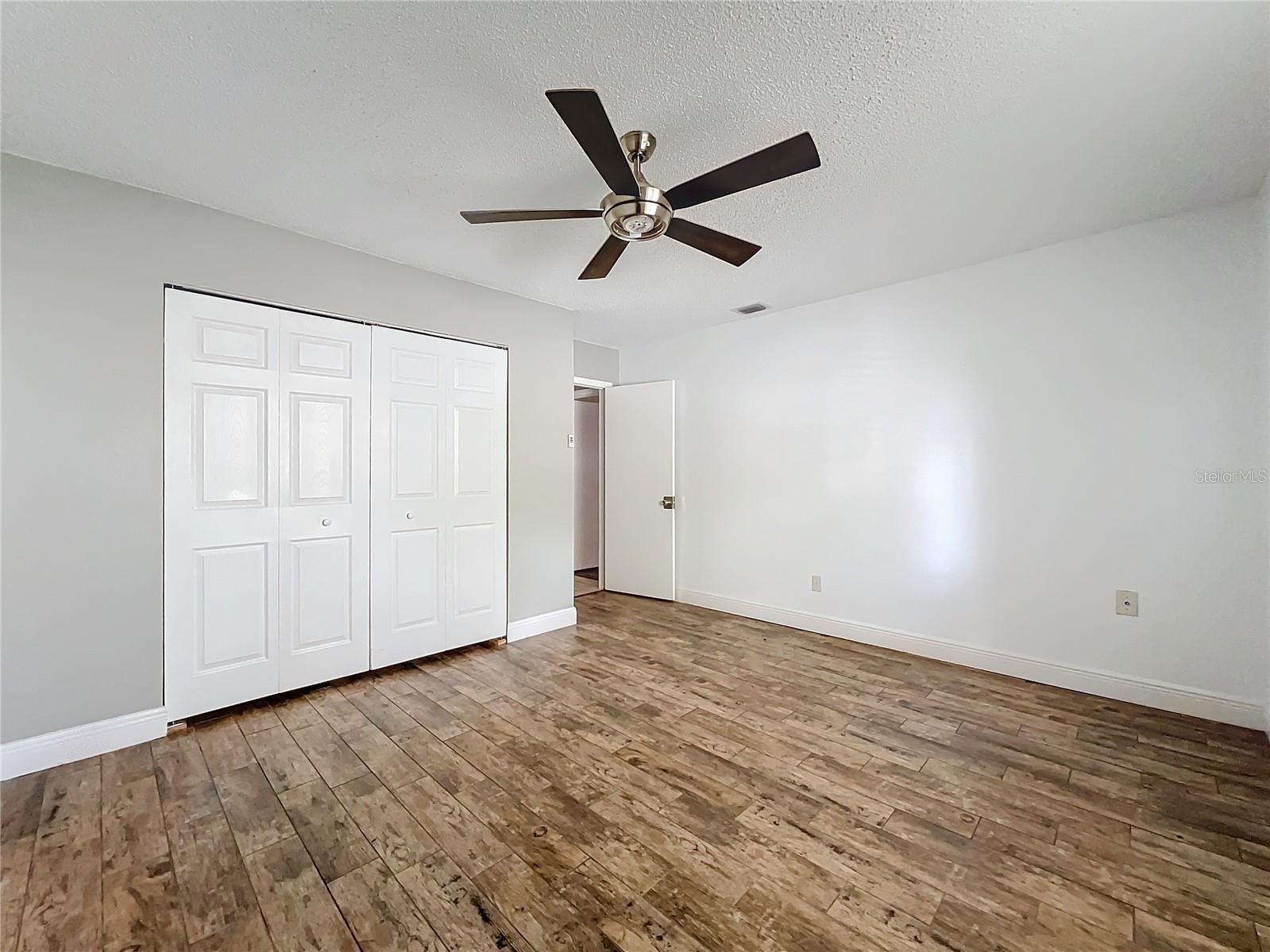Image 38 of 51 For 163 Springwood Circle D