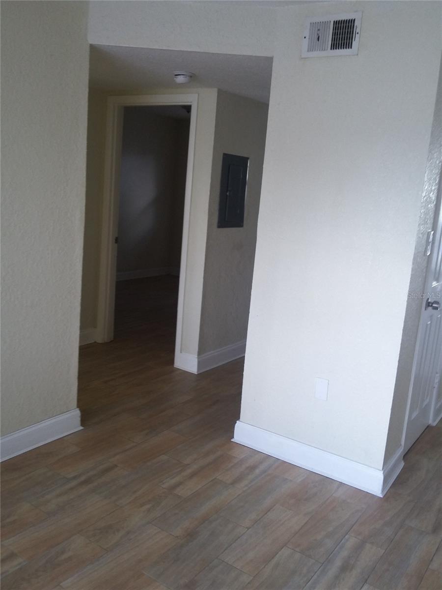 Image 6 of 20 For 1710 Washington Avenue 10