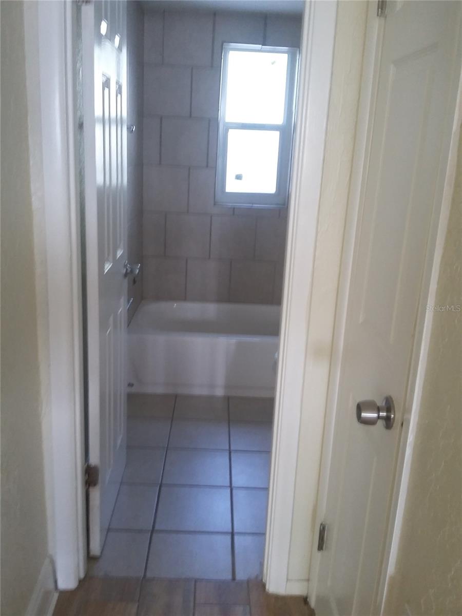 Image 7 of 20 For 1710 Washington Avenue 10