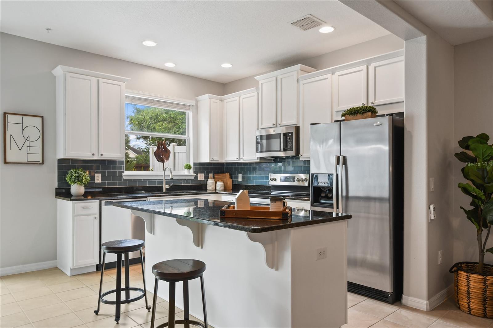 Image 12 of 38 For 9478 Silver Buttonwood Street