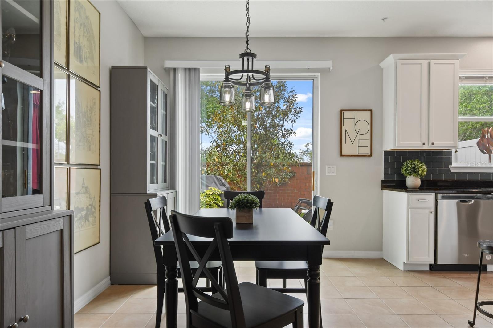 Image 16 of 38 For 9478 Silver Buttonwood Street