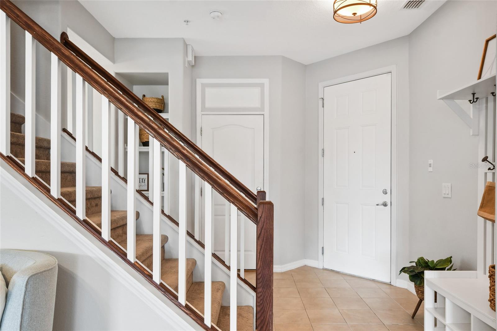Image 20 of 38 For 9478 Silver Buttonwood Street