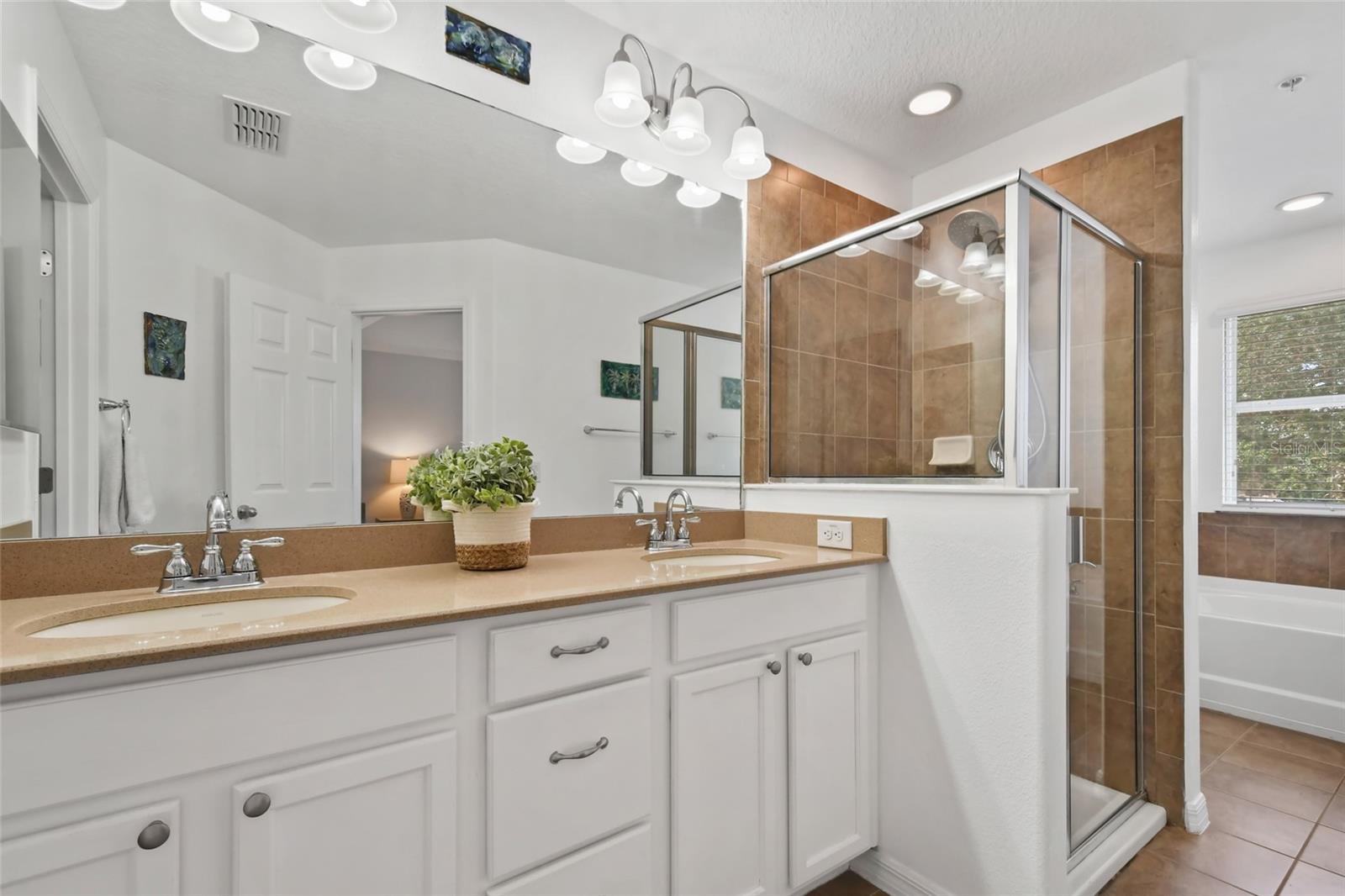 Image 26 of 38 For 9478 Silver Buttonwood Street