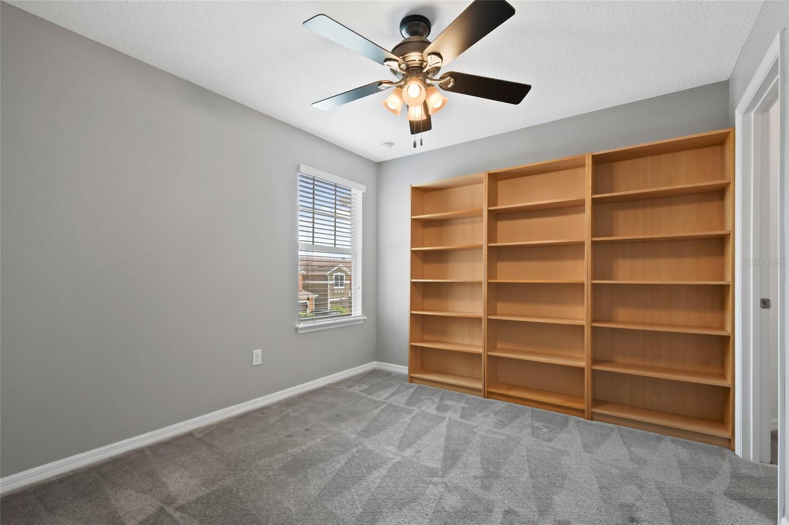 Image 33 of 38 For 9478 Silver Buttonwood Street