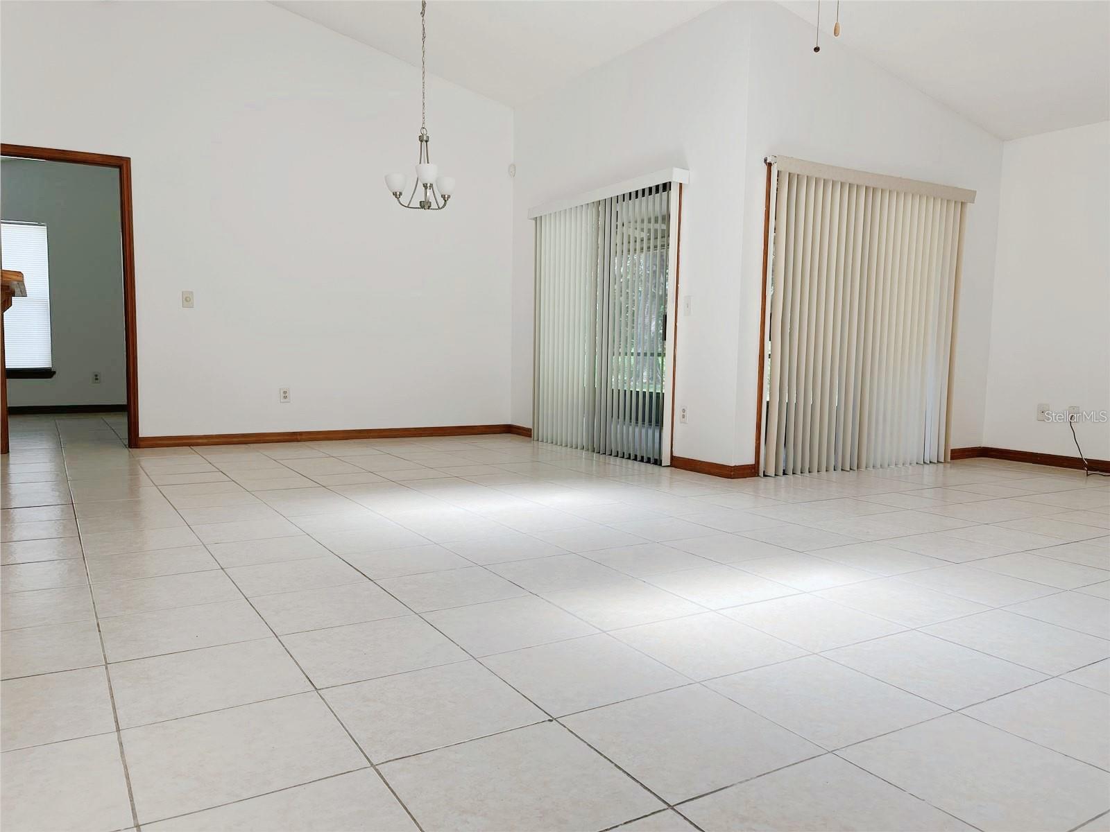 Image 7 of 18 For 3943 Greenview Pines Court
