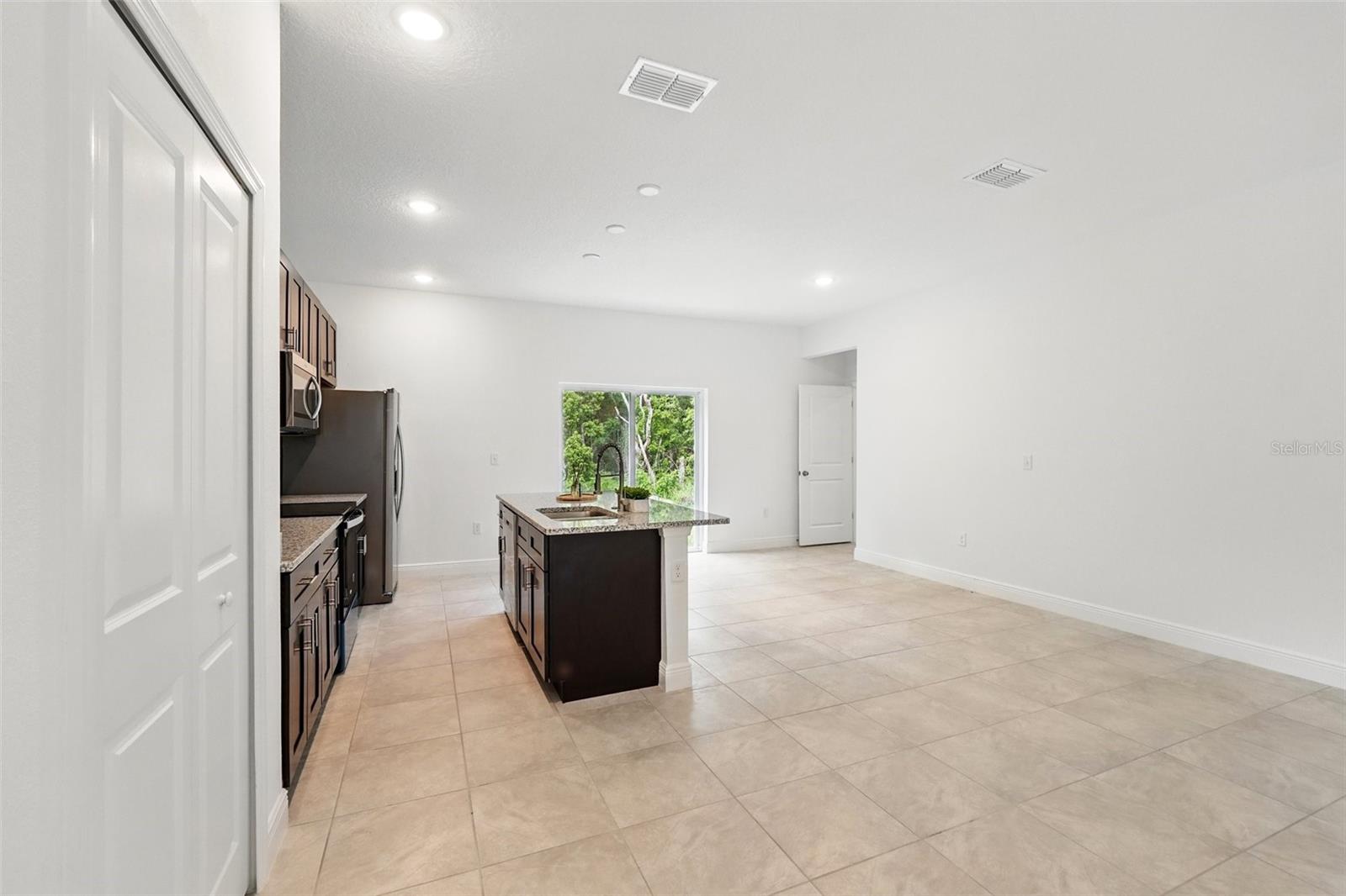 Image 18 of 23 For 7738 Creek Way