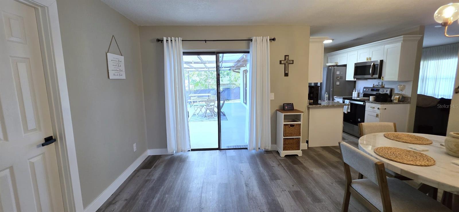Image 41 of 55 For 582 Twin Lake Avenue