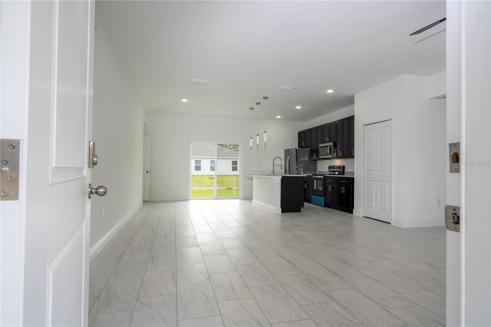 Listing photo id 8 for 9841 Swanee Terrace