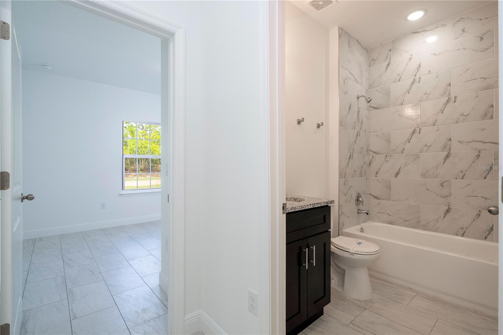 Listing photo id 19 for 9841 Swanee Terrace