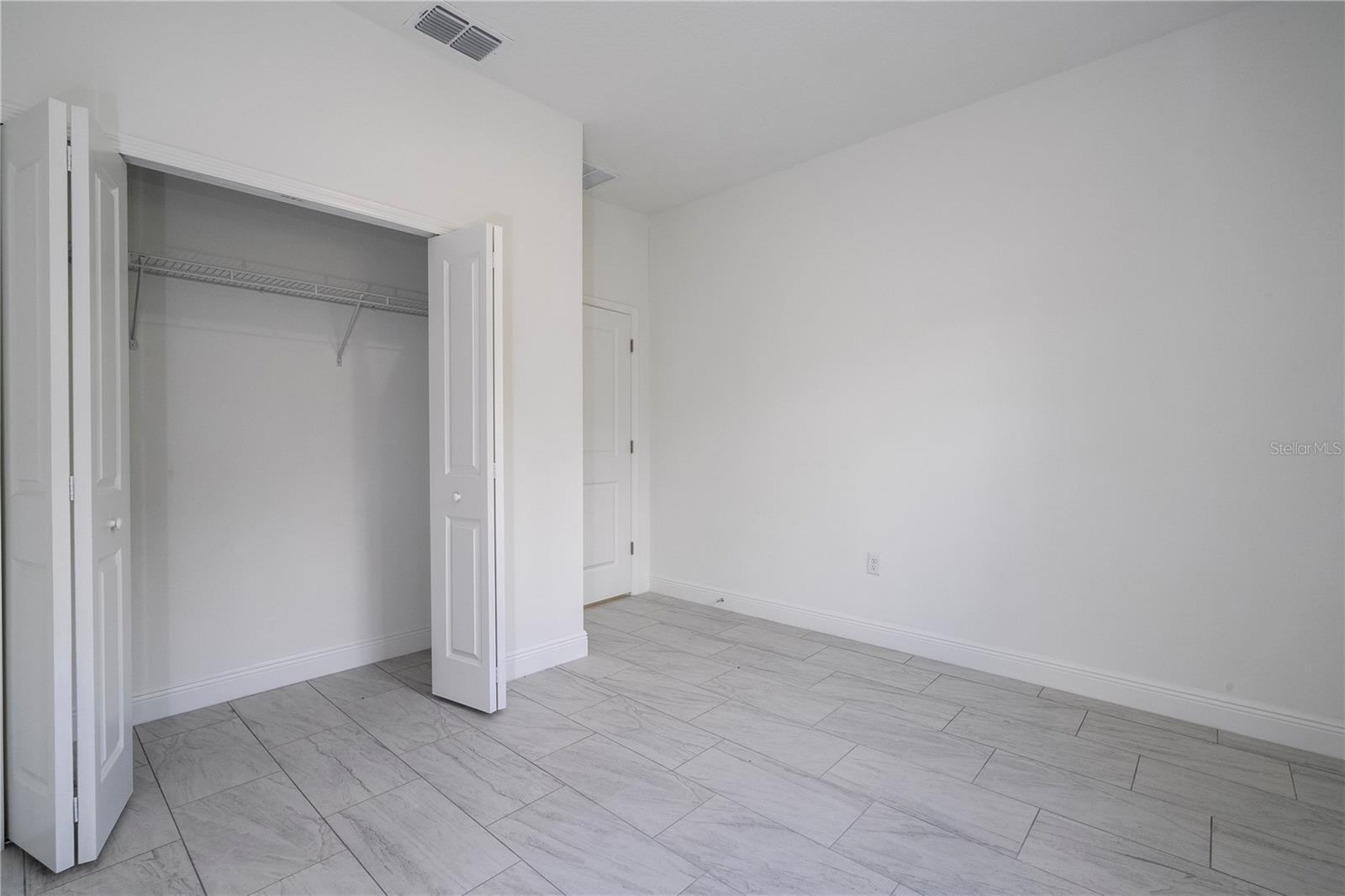 Listing photo id 21 for 9841 Swanee Terrace