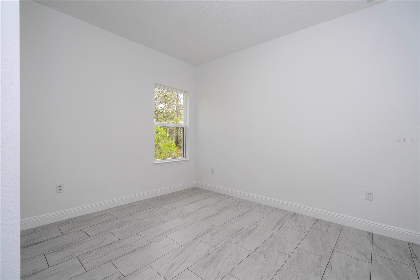 Listing photo id 22 for 9841 Swanee Terrace