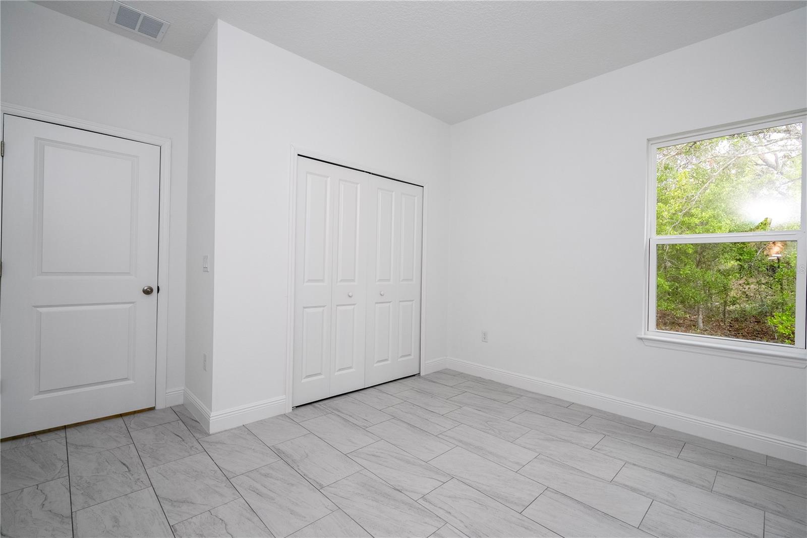 Listing photo id 23 for 9841 Swanee Terrace
