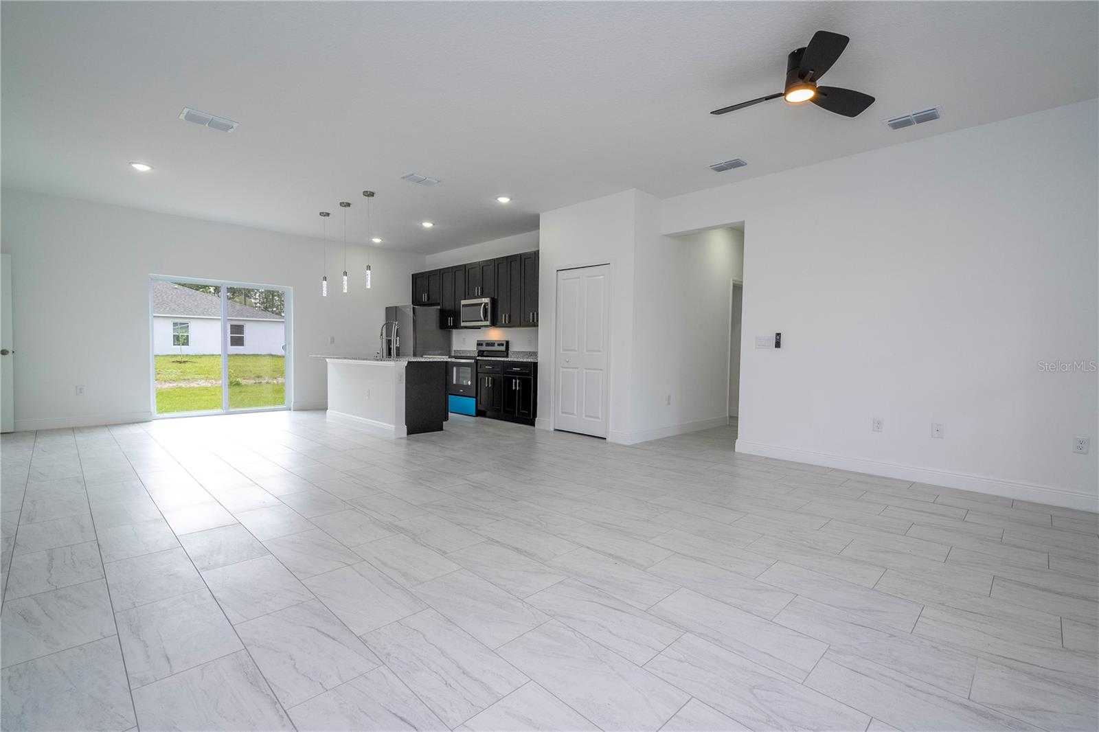 Listing photo id 2 for 9841 Swanee Terrace