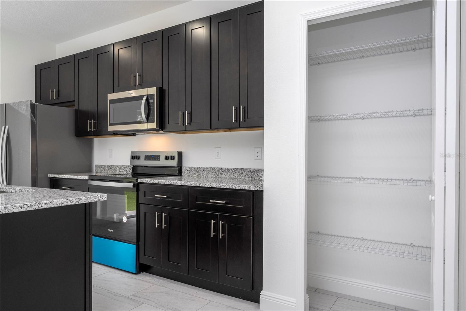 Listing photo id 5 for 9841 Swanee Terrace