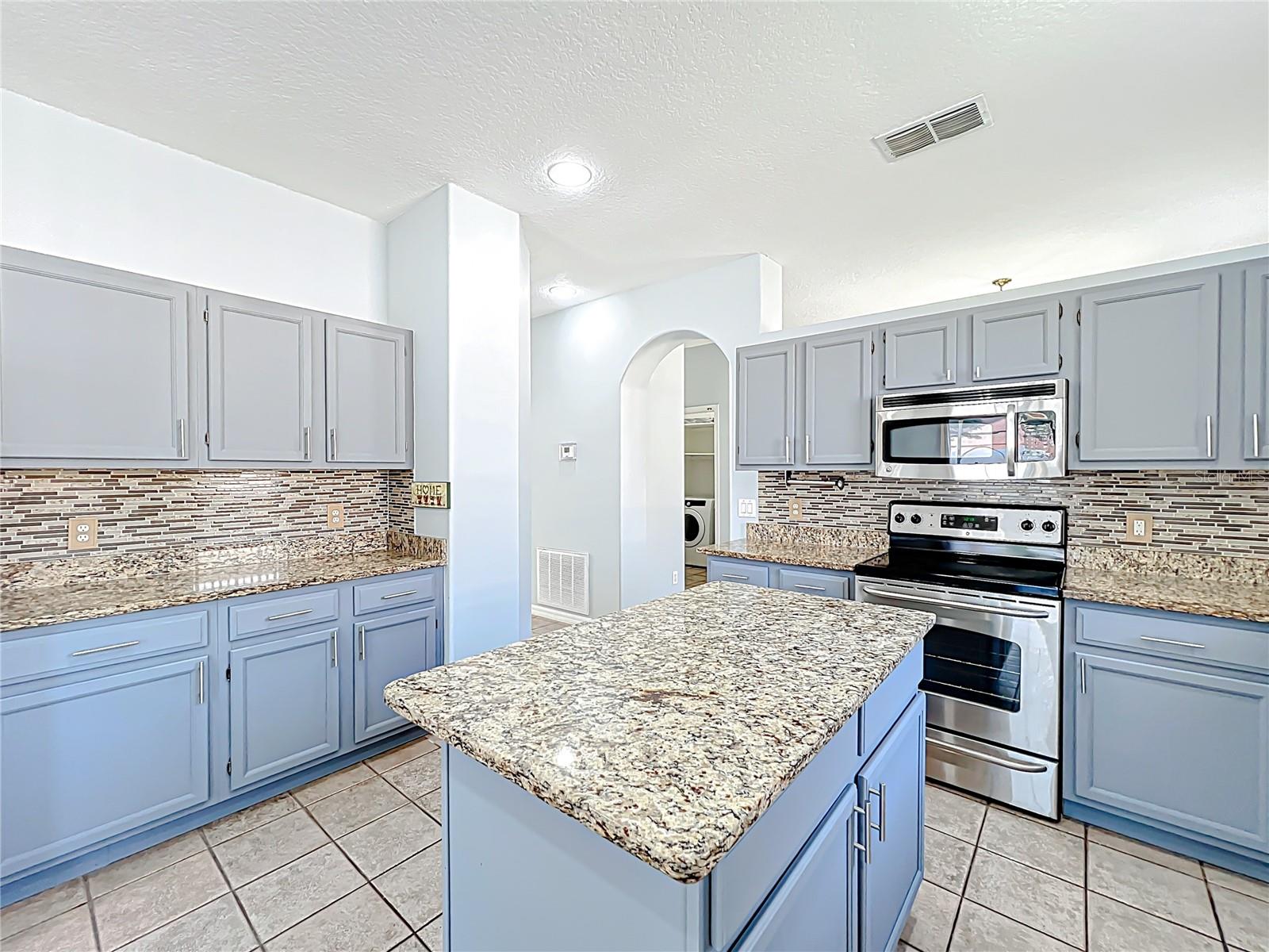 Image 18 of 63 For 12554 Beacontree Way