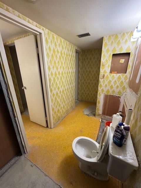 Image 12 of 18 For 7321 Central Avenue 504