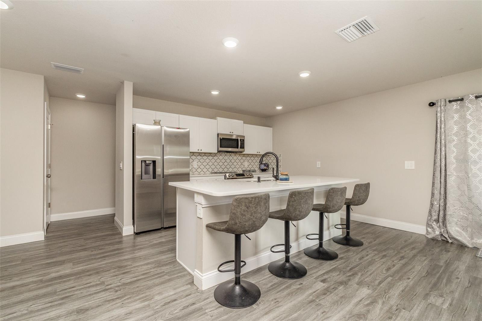 Image 15 of 28 For 866 Carnival Road Se