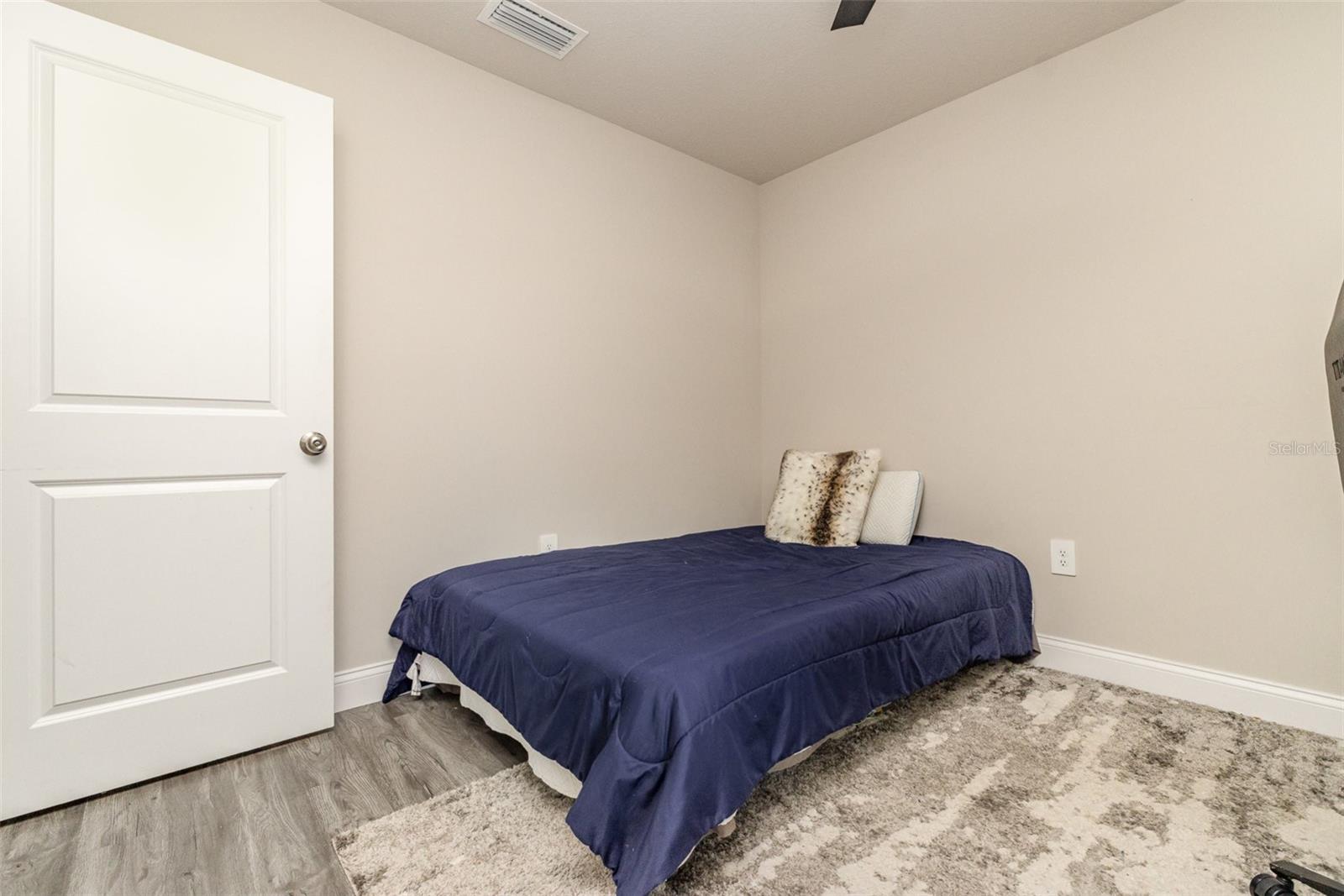 Image 24 of 28 For 866 Carnival Road Se