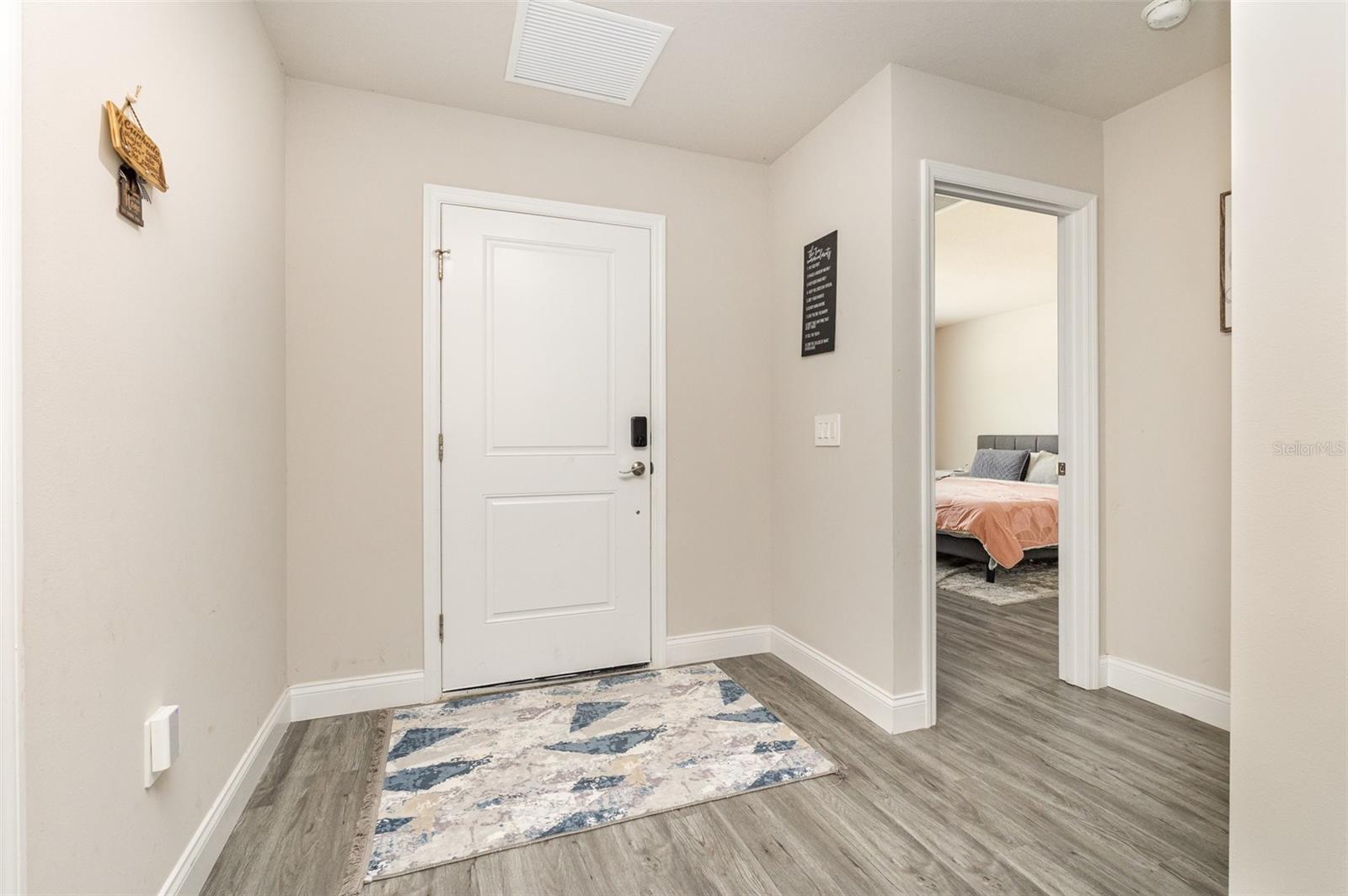 Image 6 of 28 For 866 Carnival Road Se