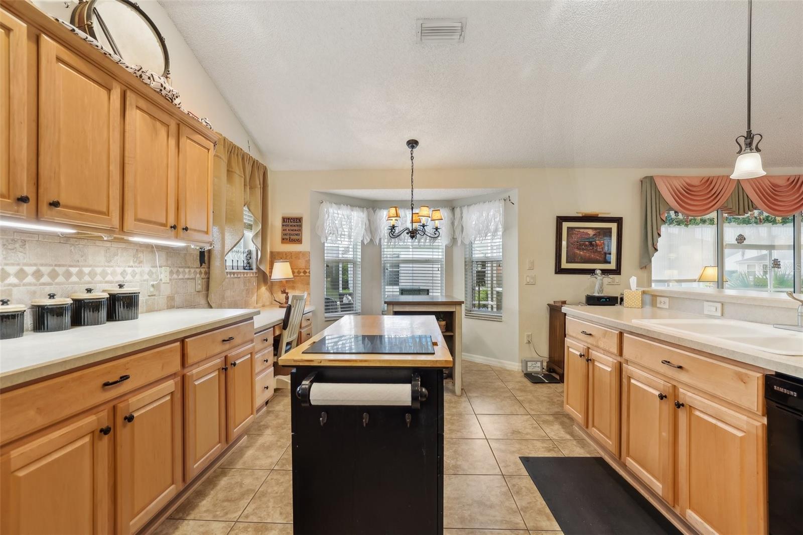 Image 10 of 30 For 433 Arcadia Lakes Drive