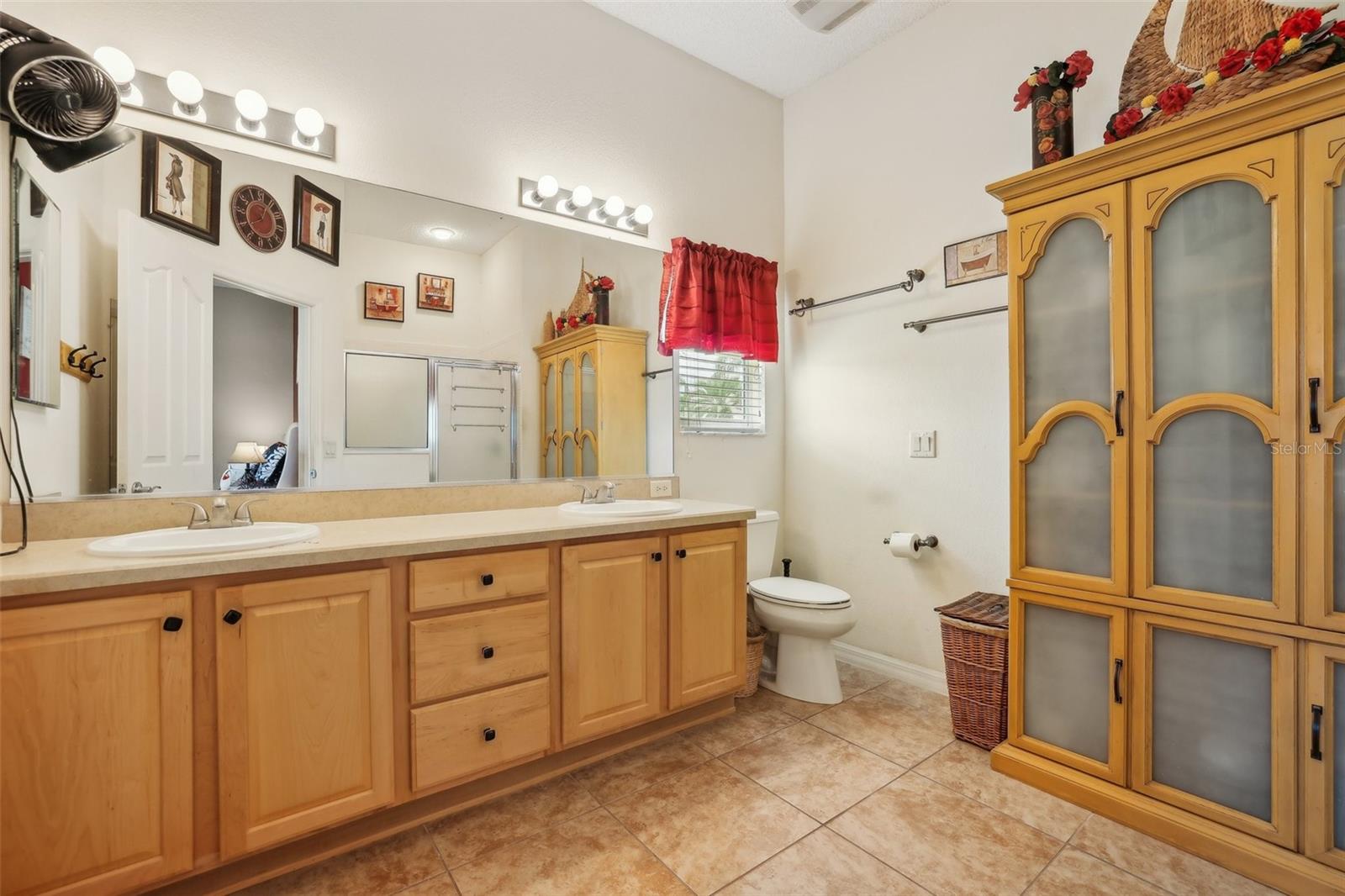 Image 17 of 30 For 433 Arcadia Lakes Drive
