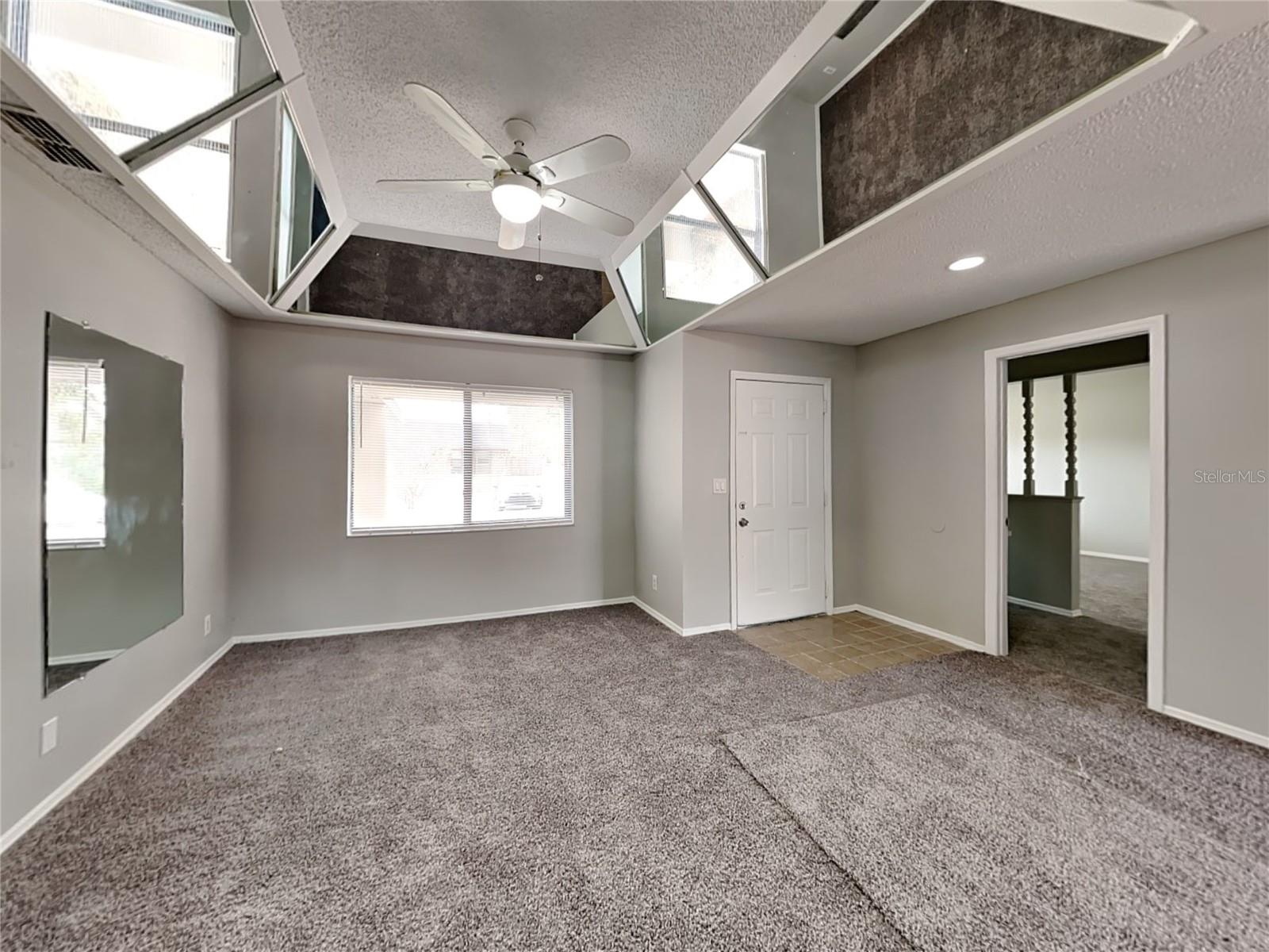 Image 11 of 22 For 102 Cascade Street B