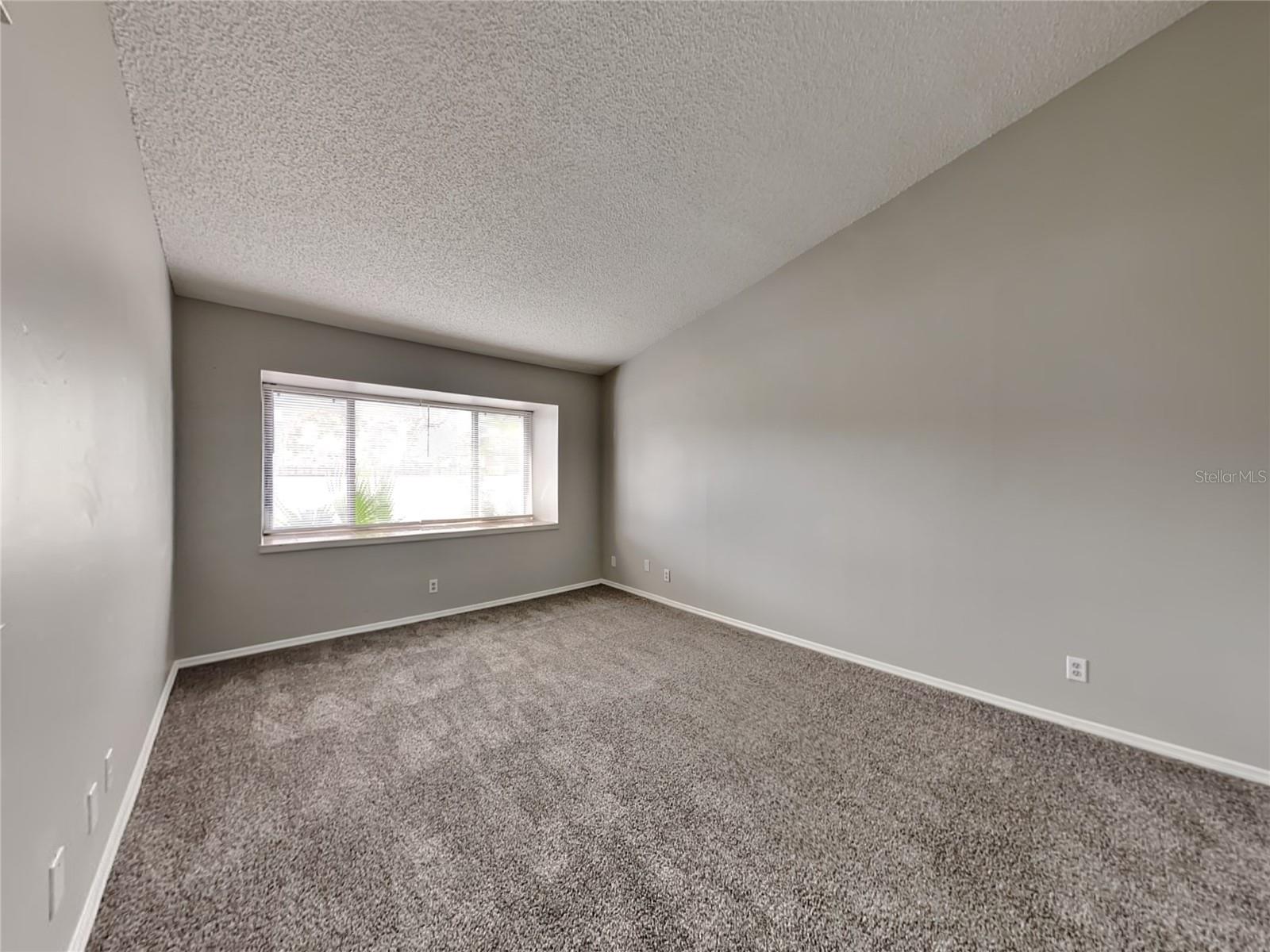 Image 12 of 22 For 102 Cascade Street B