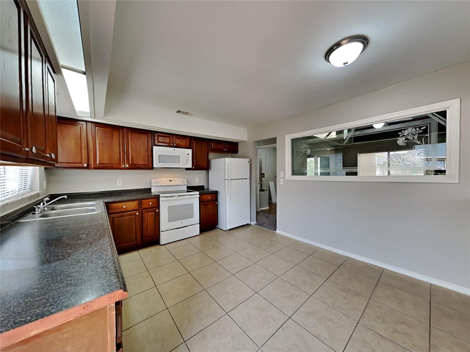 Image 7 of 22 For 102 Cascade Street B