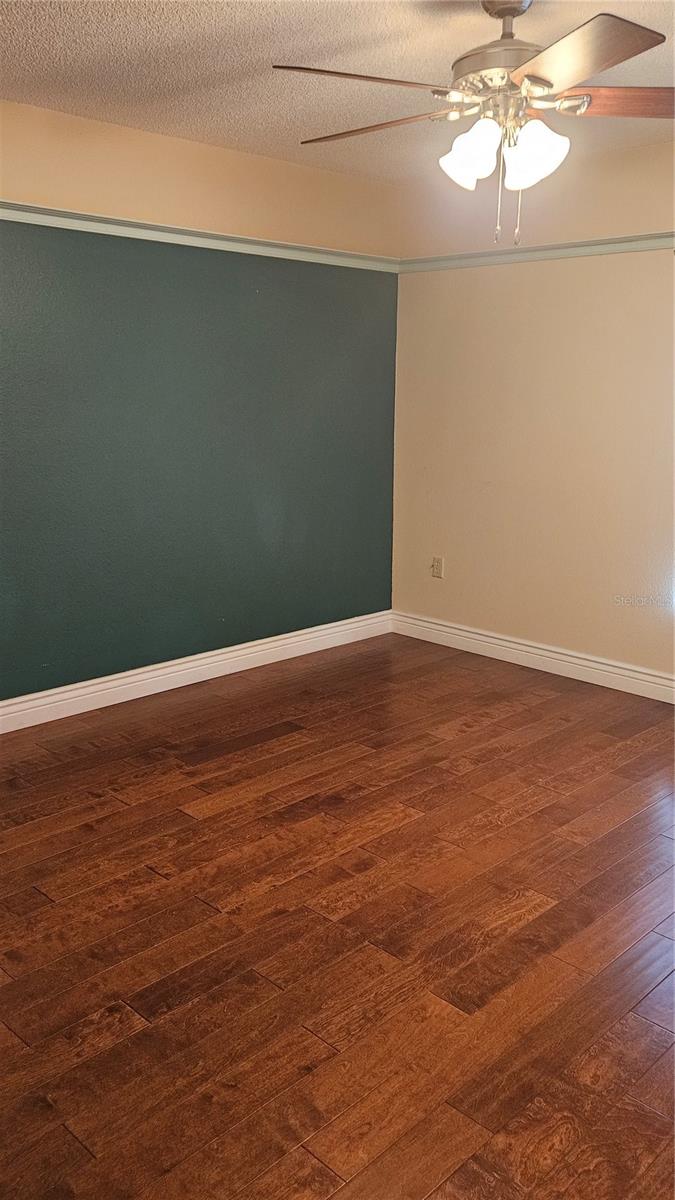 Image 12 of 26 For 105 Caterham Way