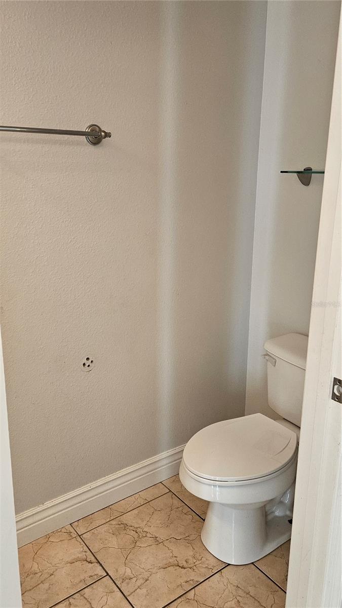 Image 21 of 26 For 105 Caterham Way