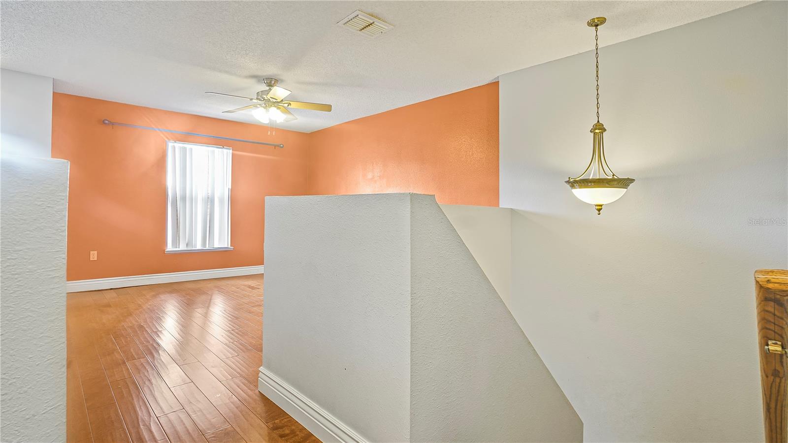 Image 31 of 34 For 105 Caterham Way