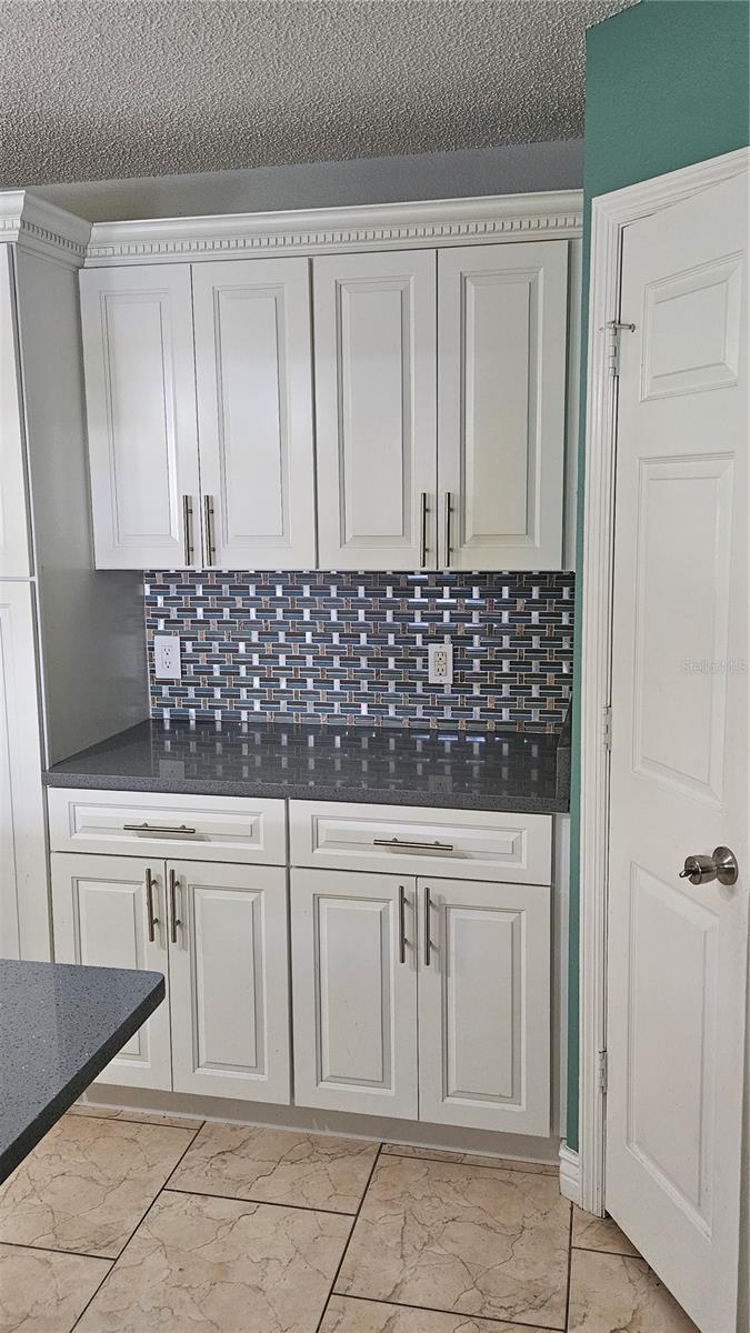 Image 4 of 26 For 105 Caterham Way