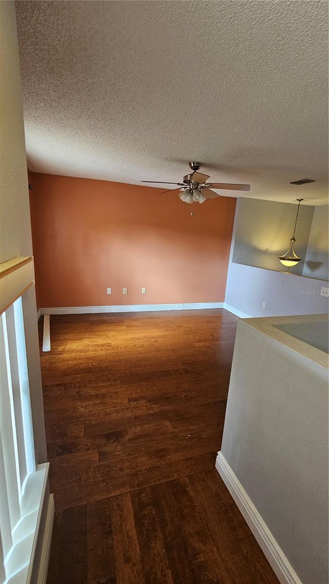 Image 9 of 26 For 105 Caterham Way