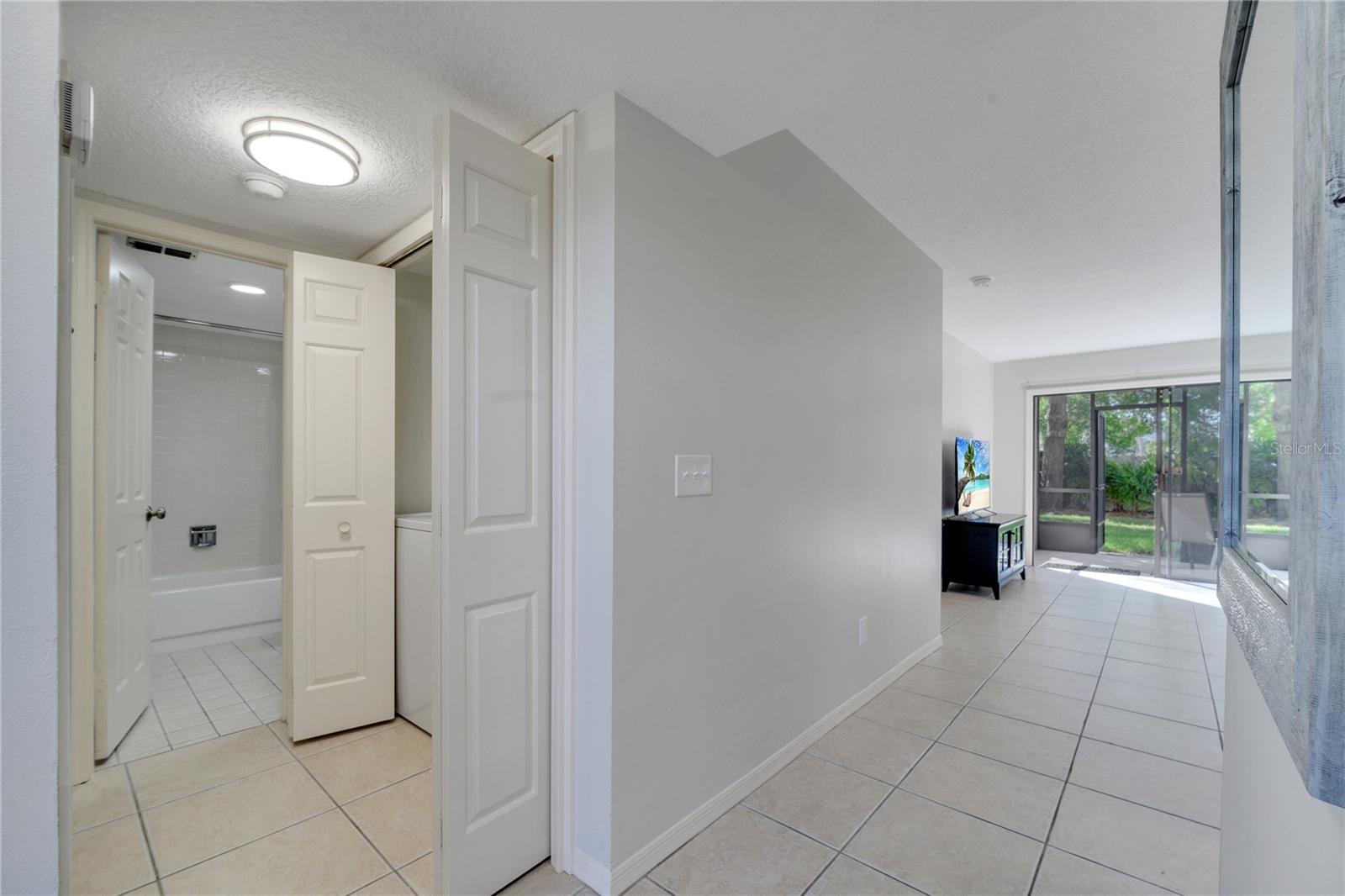 Image 14 of 45 For 2404 Gallery View Drive 1