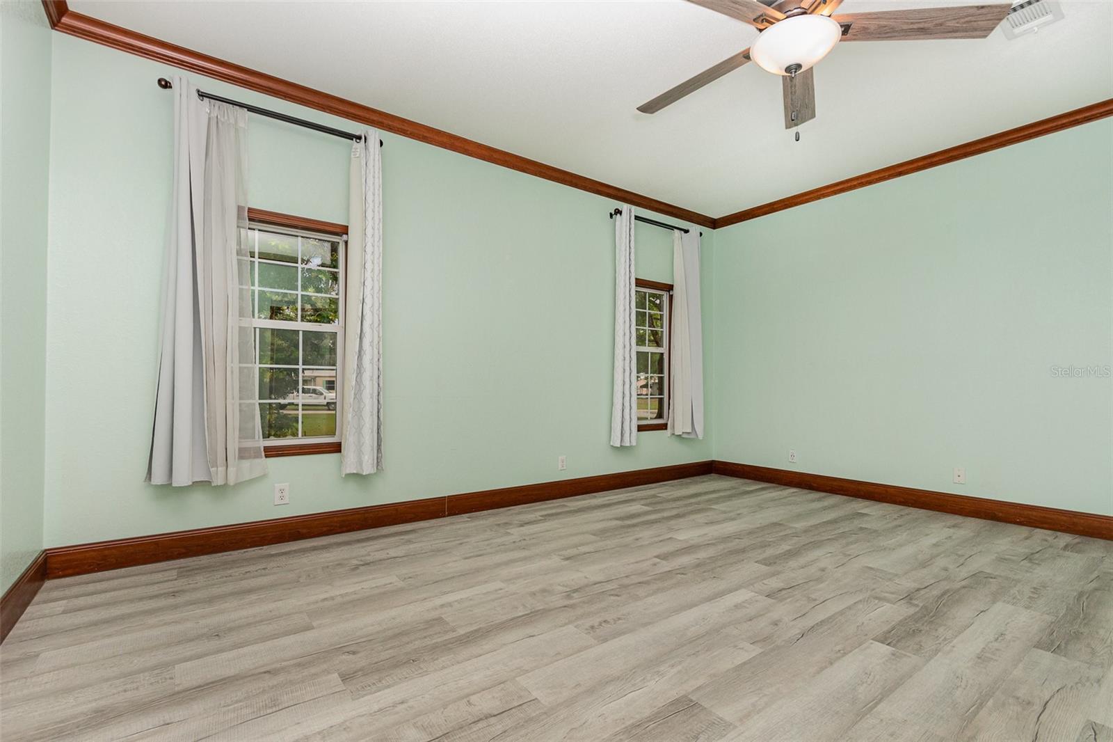Image 11 of 22 For 55726 Dale Circle