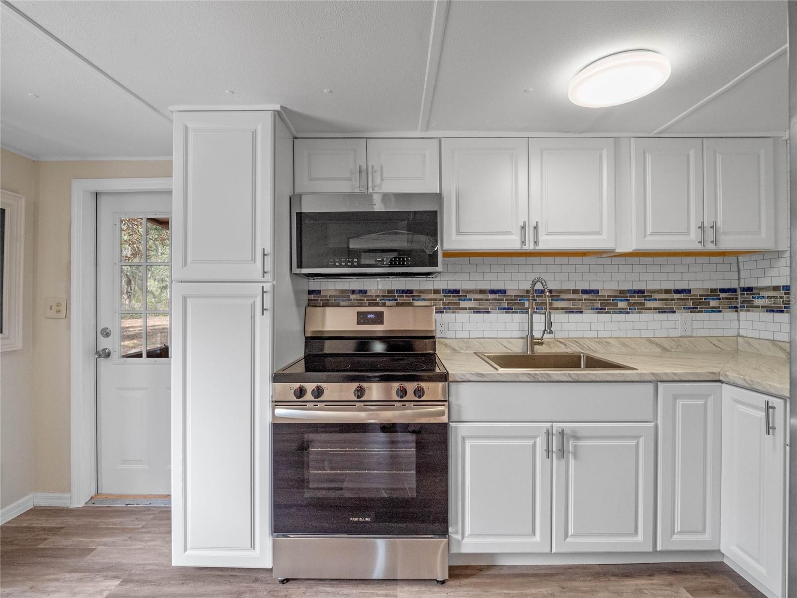 Image 11 of 46 For 20941 Sunridge Road