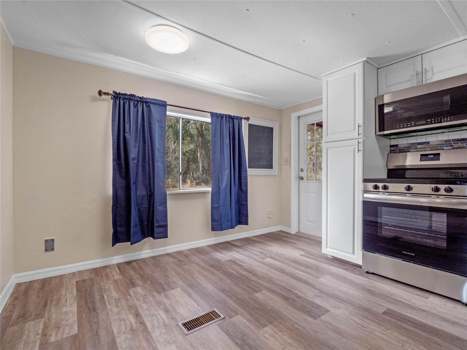Image 12 of 46 For 20941 Sunridge Road