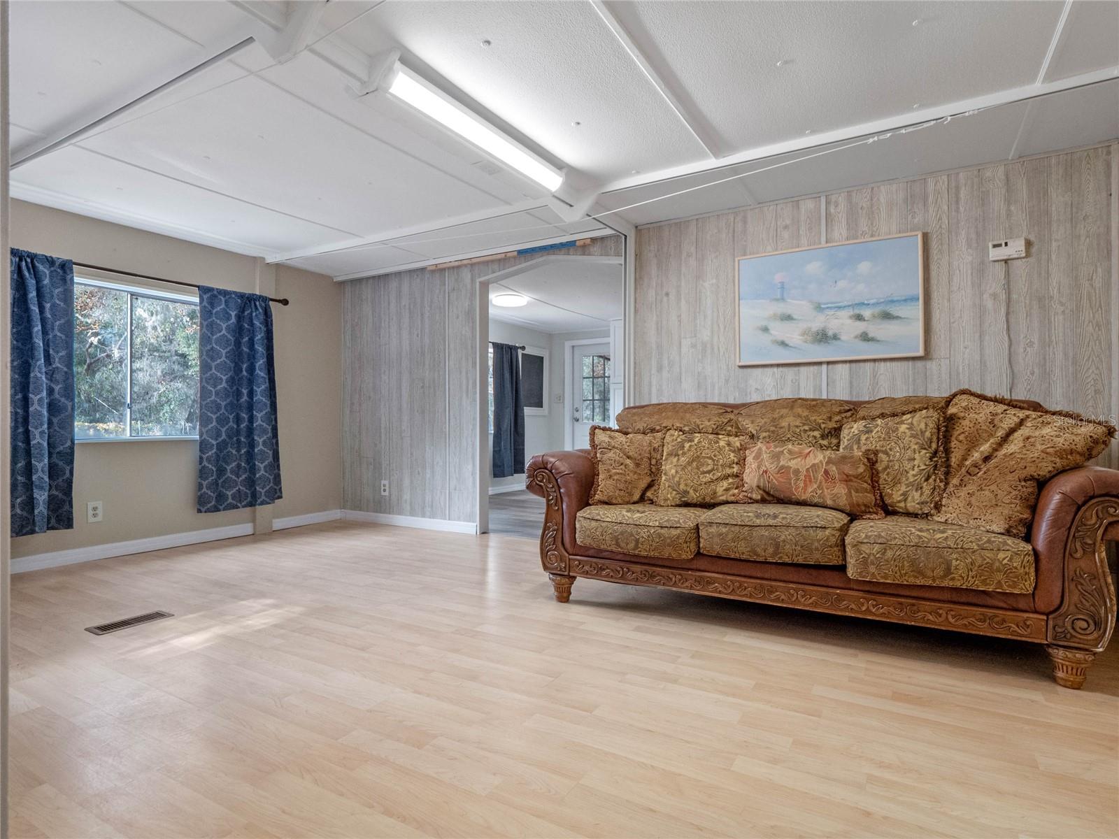 Image 16 of 46 For 20941 Sunridge Road